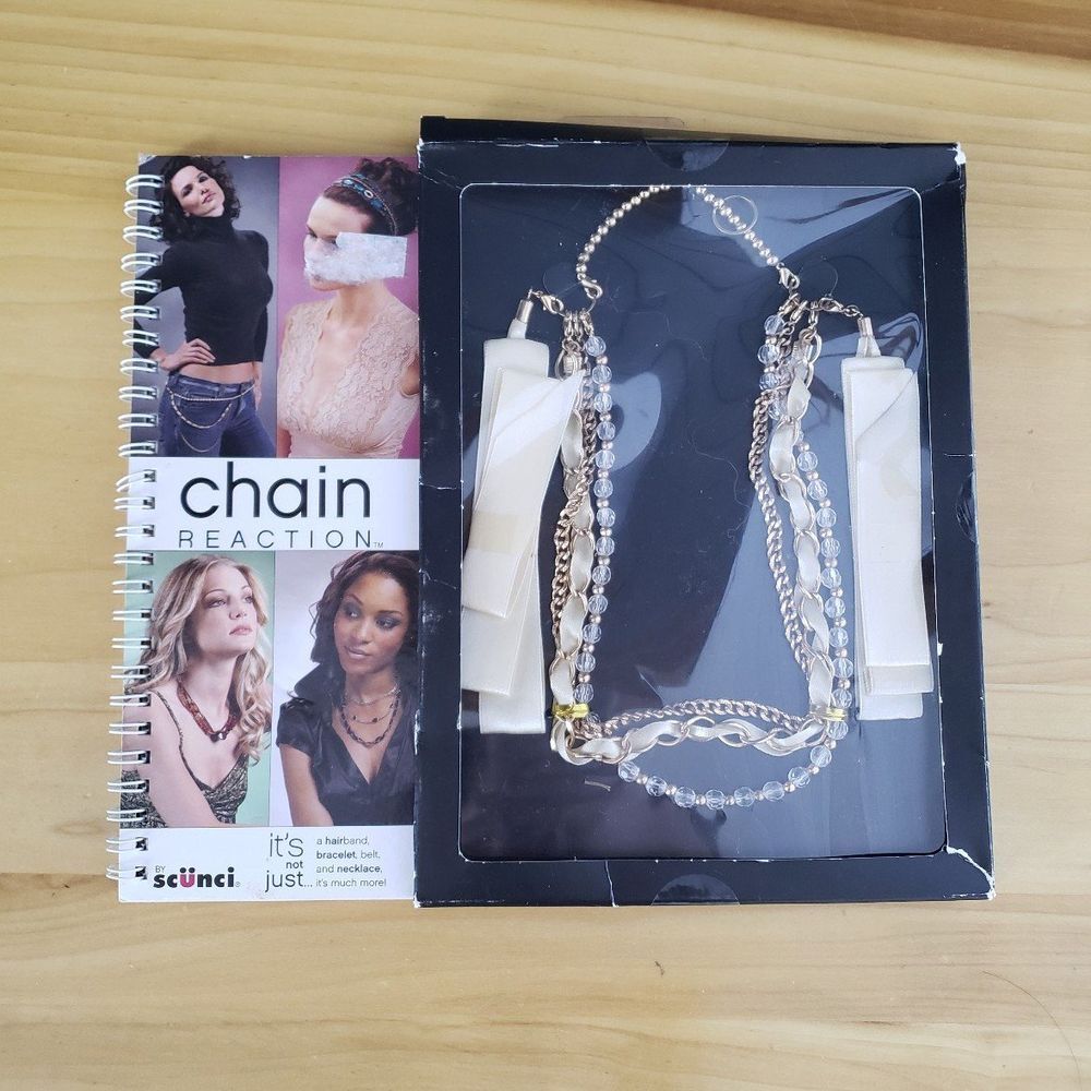 2006 Scunci Chain Reaction Jewelry Book